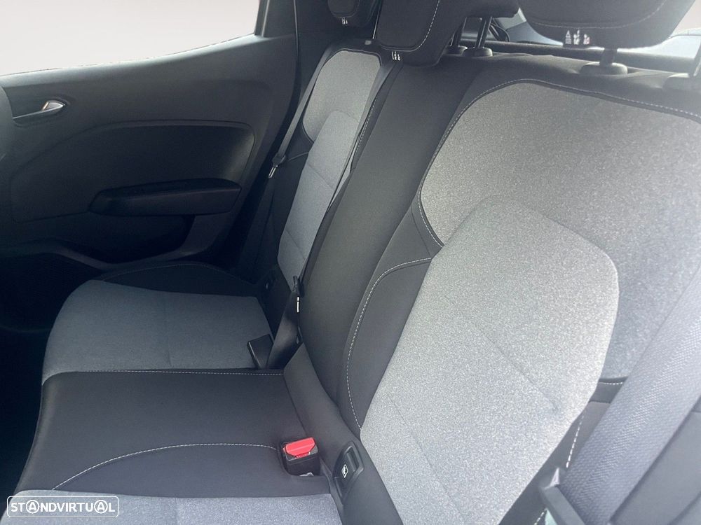 Renault Clio 1.0 TCe Intens CVT — fotografia 13