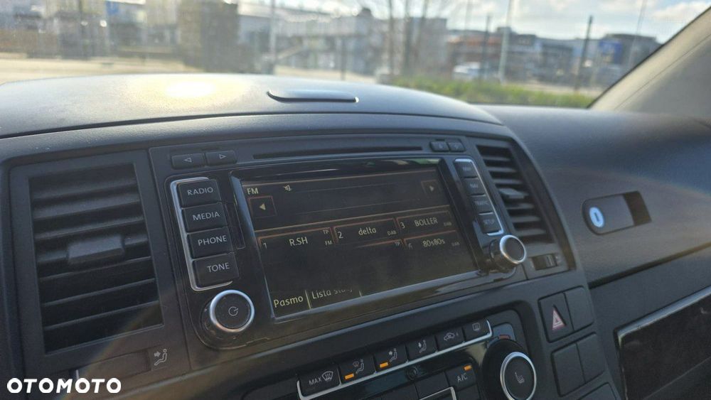 Volkswagen Multivan - 13