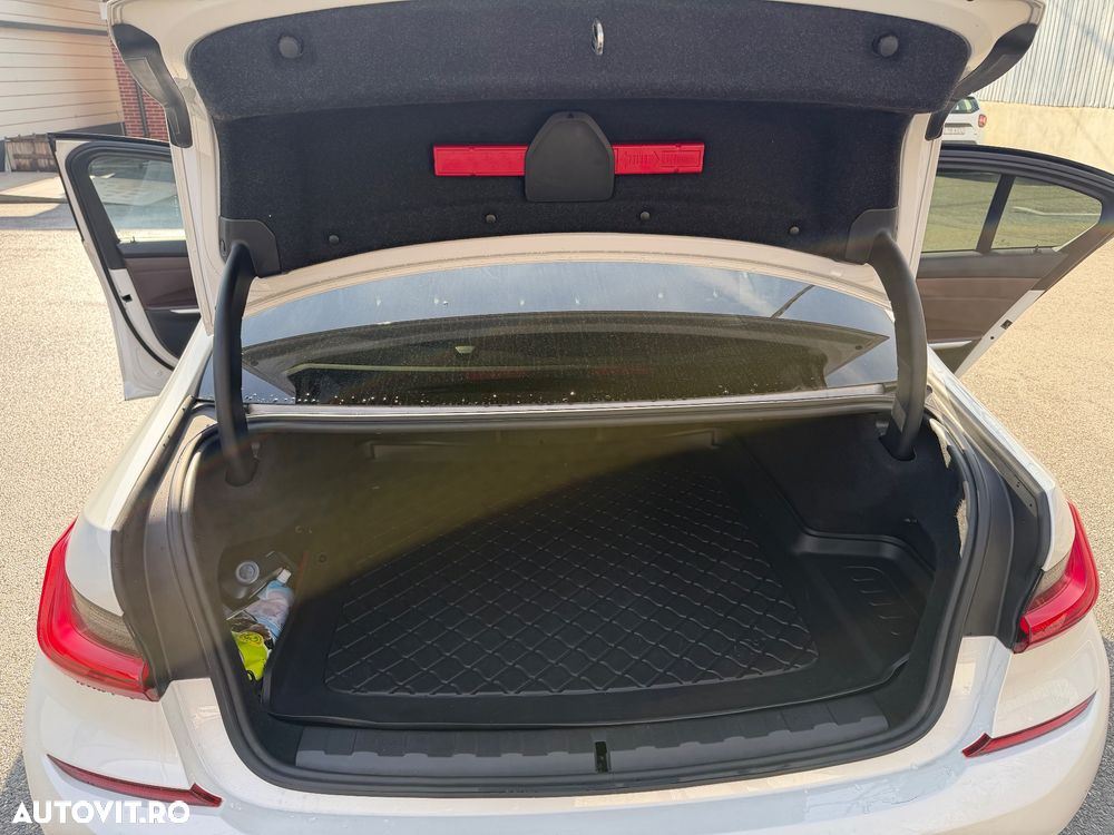 BMW Seria 3 320e AT PHEV - 17