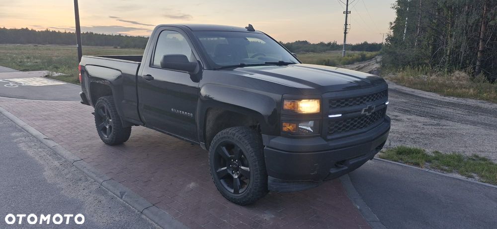 Chevrolet Silverado - 1