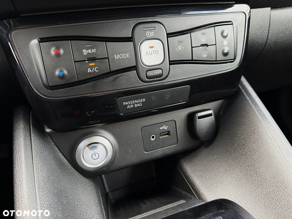 Nissan Leaf 40kWh N-Connecta - 25
