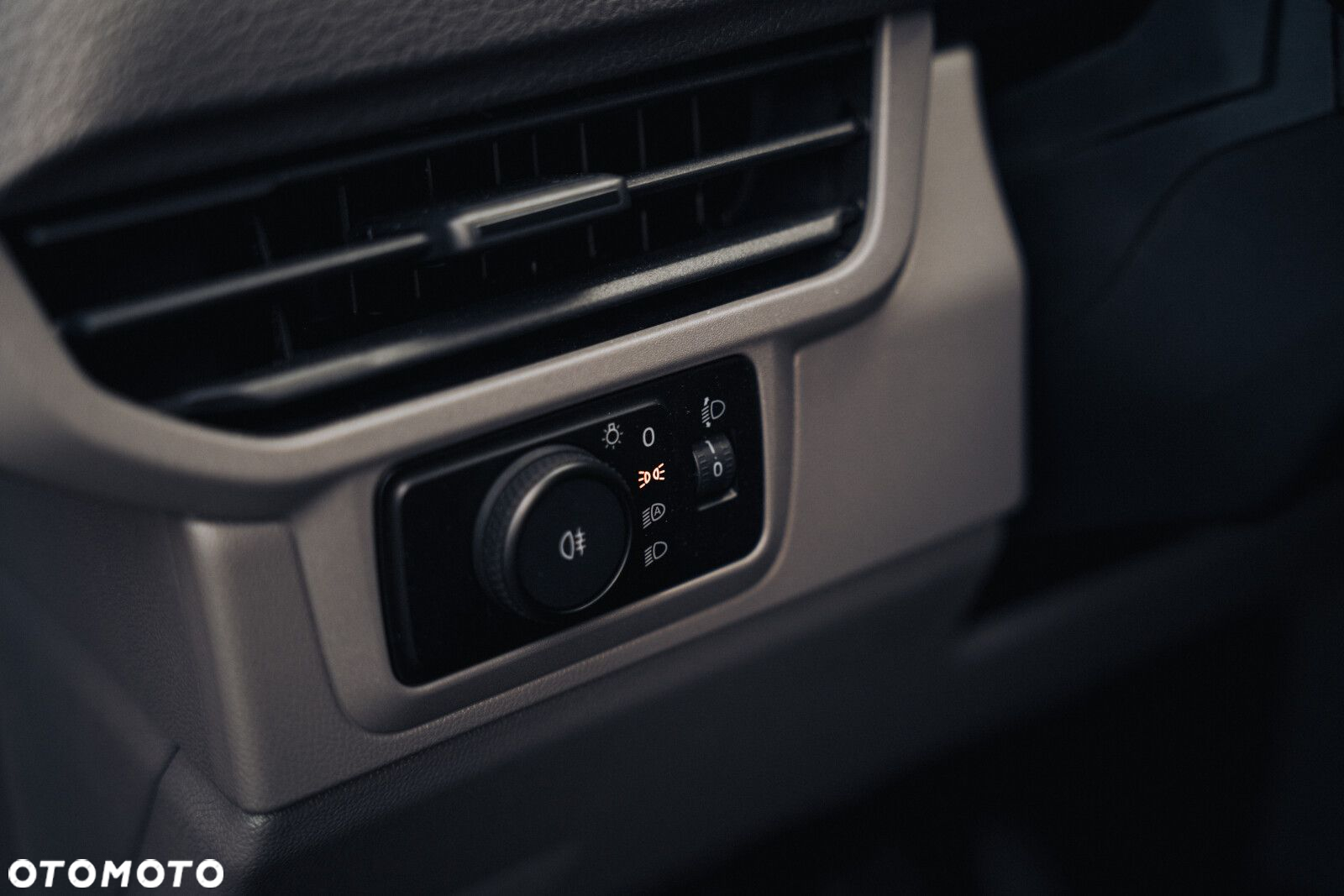 Volkswagen Caravelle - 6