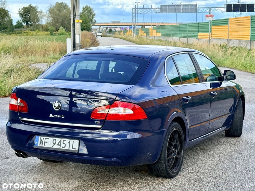 Skoda Superb 2.0 TDI Ambition - 6
