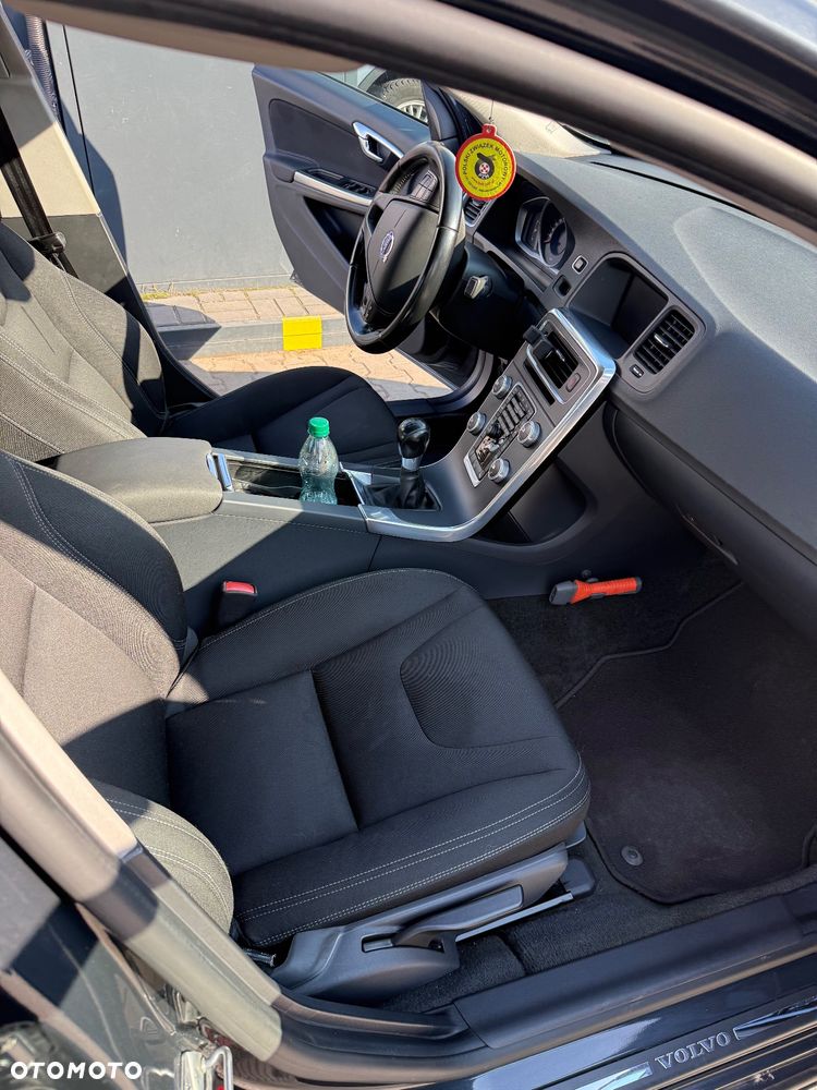 Volvo S60 D2 Momentum - 9