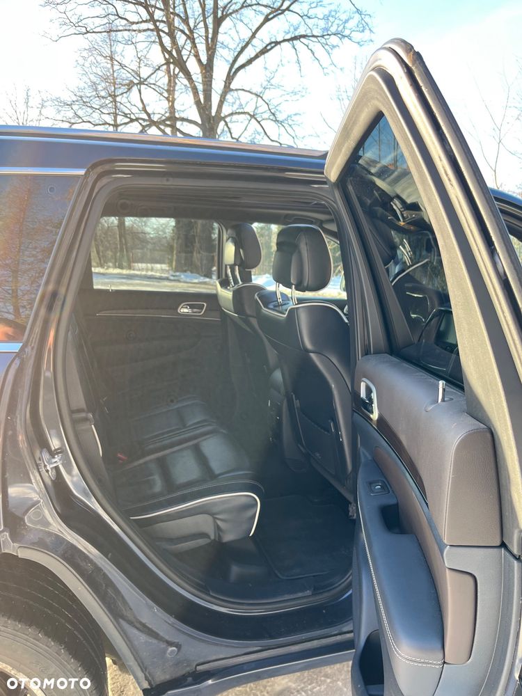 Jeep Grand Cherokee - 16