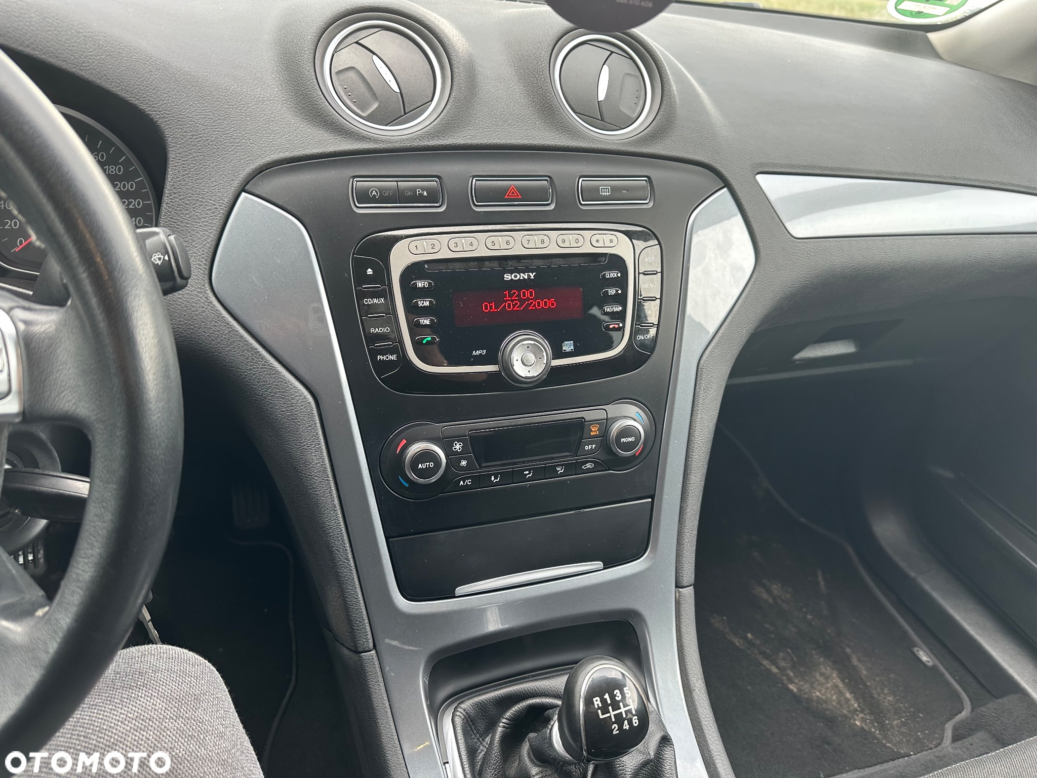 Ford Mondeo - 8