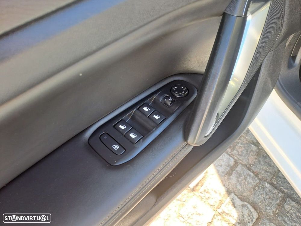 Peugeot 308 SW 1.2 PureTech Allure EAT6 - 16