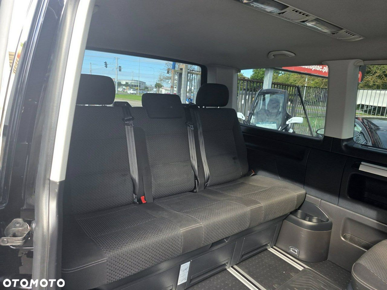 Volkswagen Multivan - 28