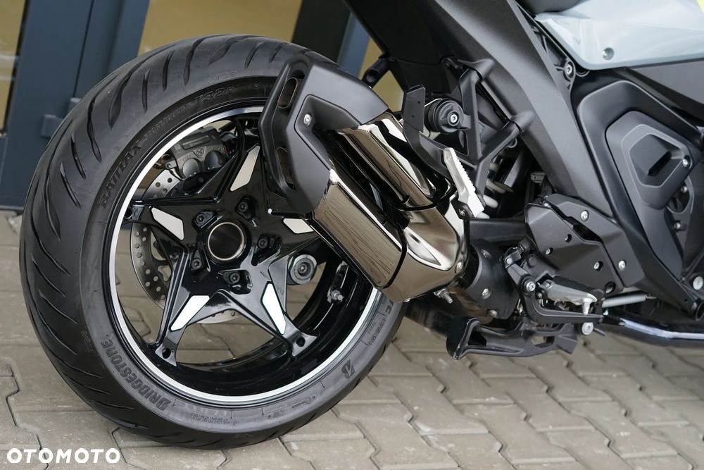 BMW R - 18