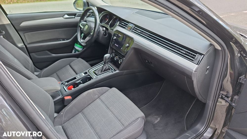 Volkswagen Passat 1.6 TDI SCR DSG Comfortline - 8