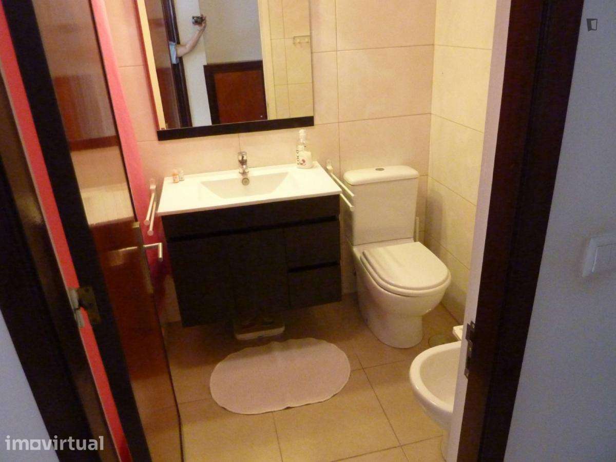 Quarto - localizado em Santo Ildefonso Porto - Grande imagem: 4/11