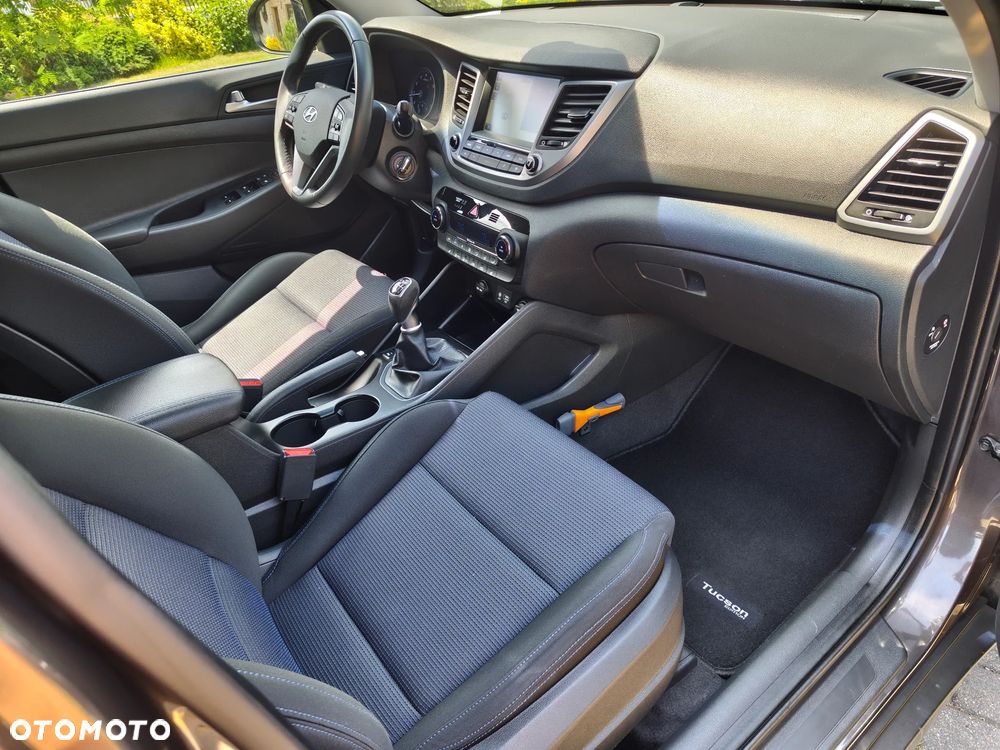 Hyundai Tucson blue 1.6 GDi 2WD Navi - 16