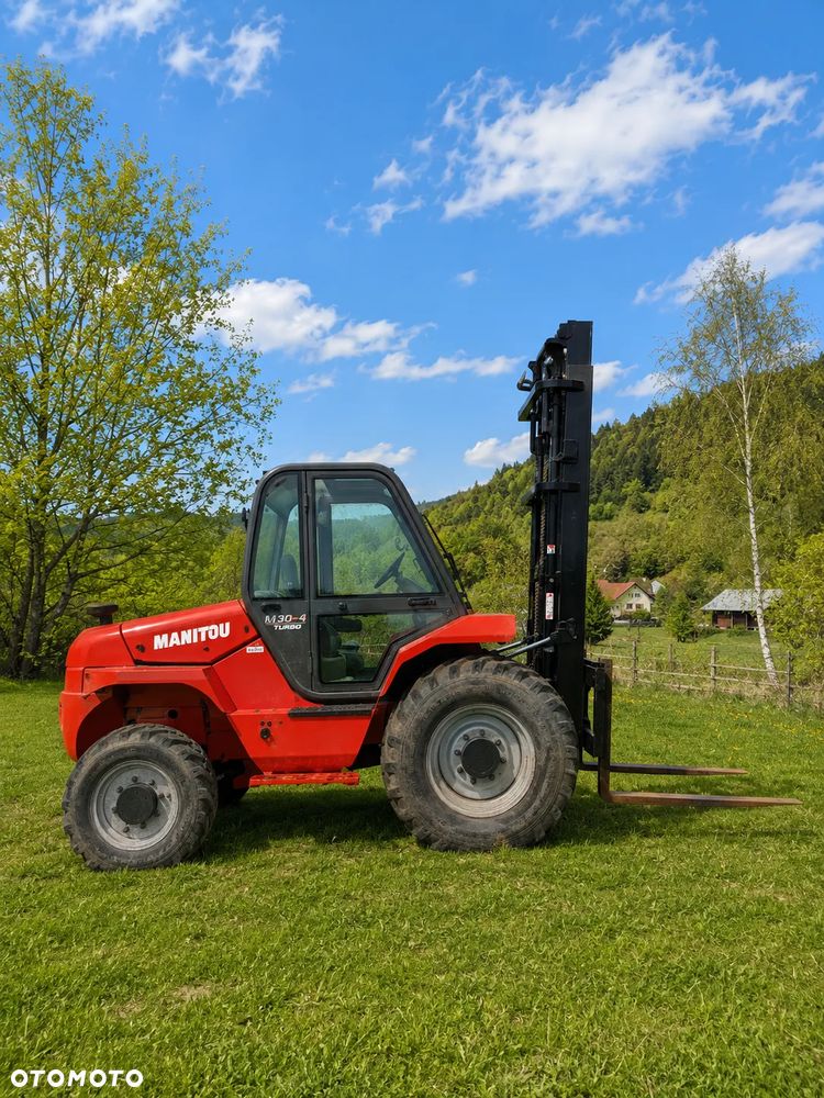 Manitou M30-4 T Wózek Widłowy 4X4 TERENOWY JAK NOWY! 2013r z Norwegii. Silnik PERKINS TURBO 100KM! DEKRA do 2026roku! 3 tony Udzwig! Posuw wideł Hydrauliczny! Jazda REWERS+4 biegi. Ani deka luzów czy wycieków! Zadbana Maszyna! - 12