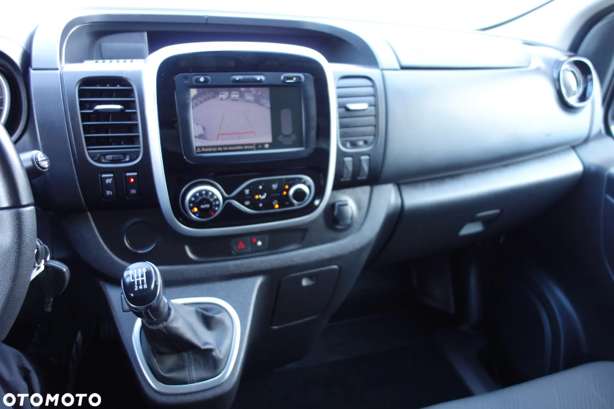 Renault Trafic 2.0 Dci 120 KM L1H1  Zabudowa Klima Webasto 2 x Drzwi Boczne - 37
