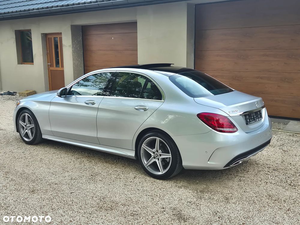 Mercedes-Benz Klasa C 300 7G-TRONIC AMG Line - 2