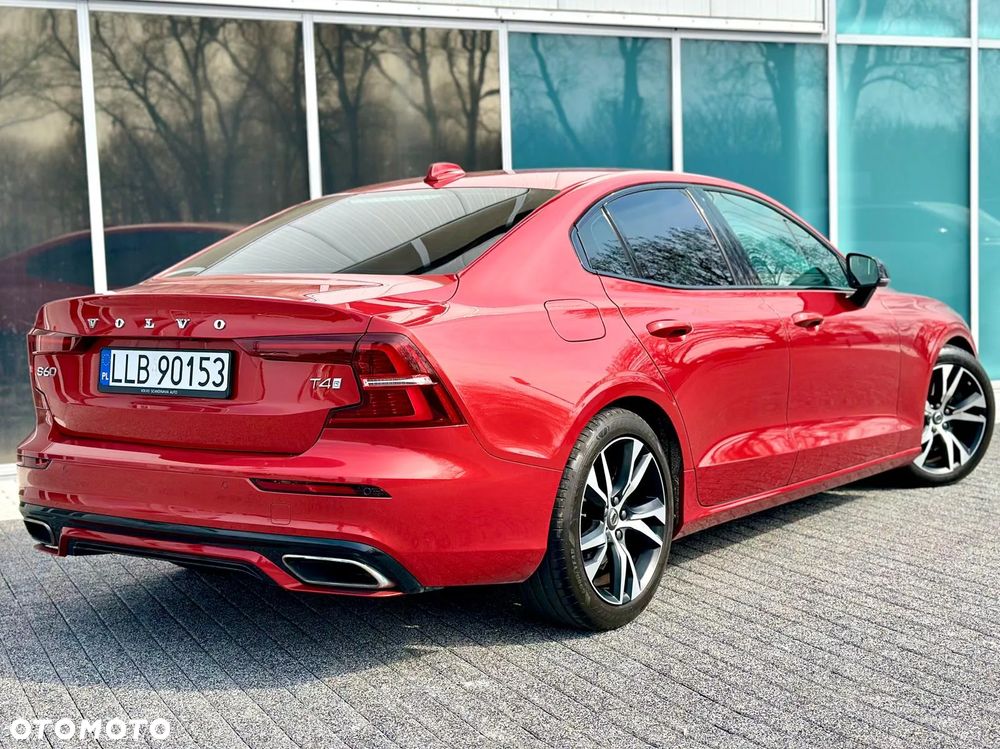 Volvo S60 T4 R-Design - 4