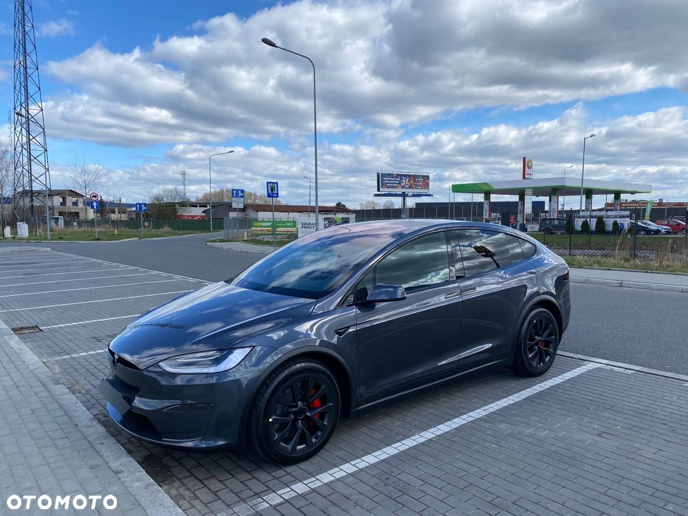 Tesla Model X - 20