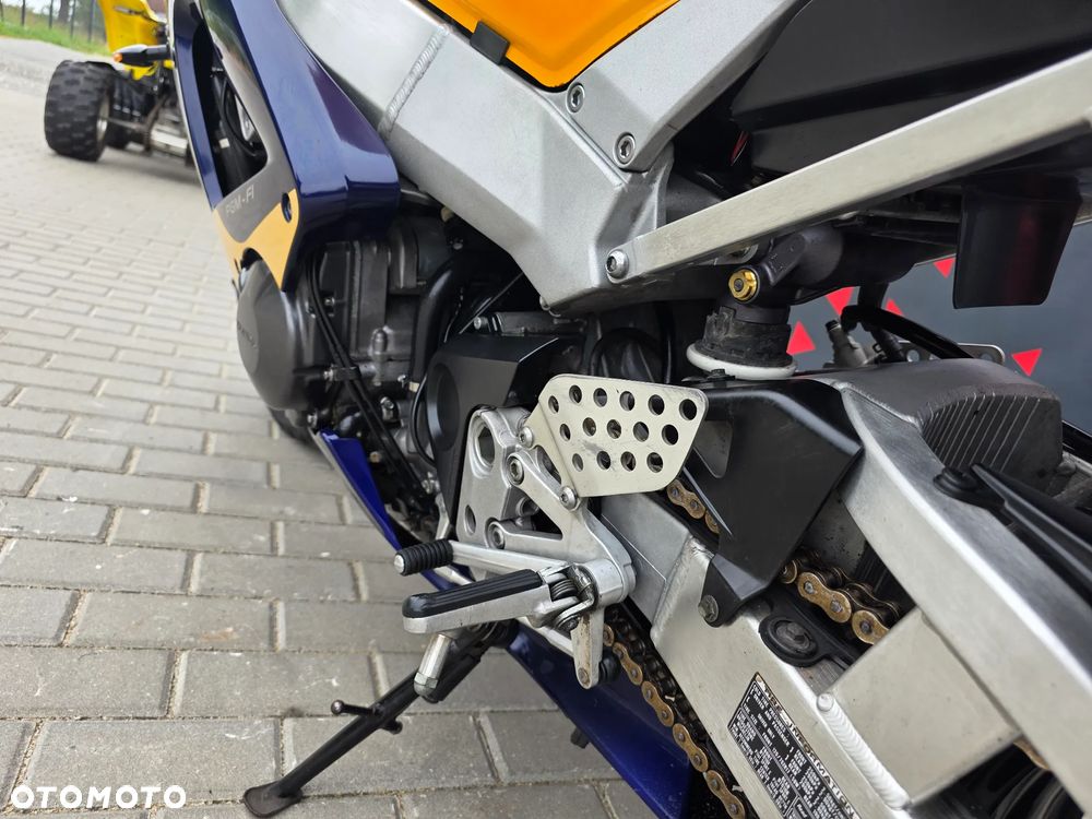 Honda CBR - 19