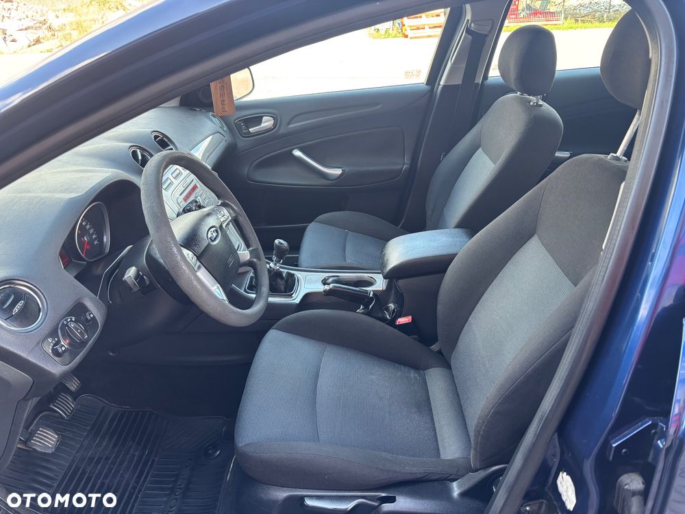 Ford Mondeo 2.0 TDCi Ambiente - 9