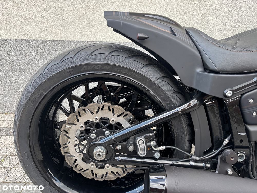 Harley-Davidson FXSB Breakout - 11