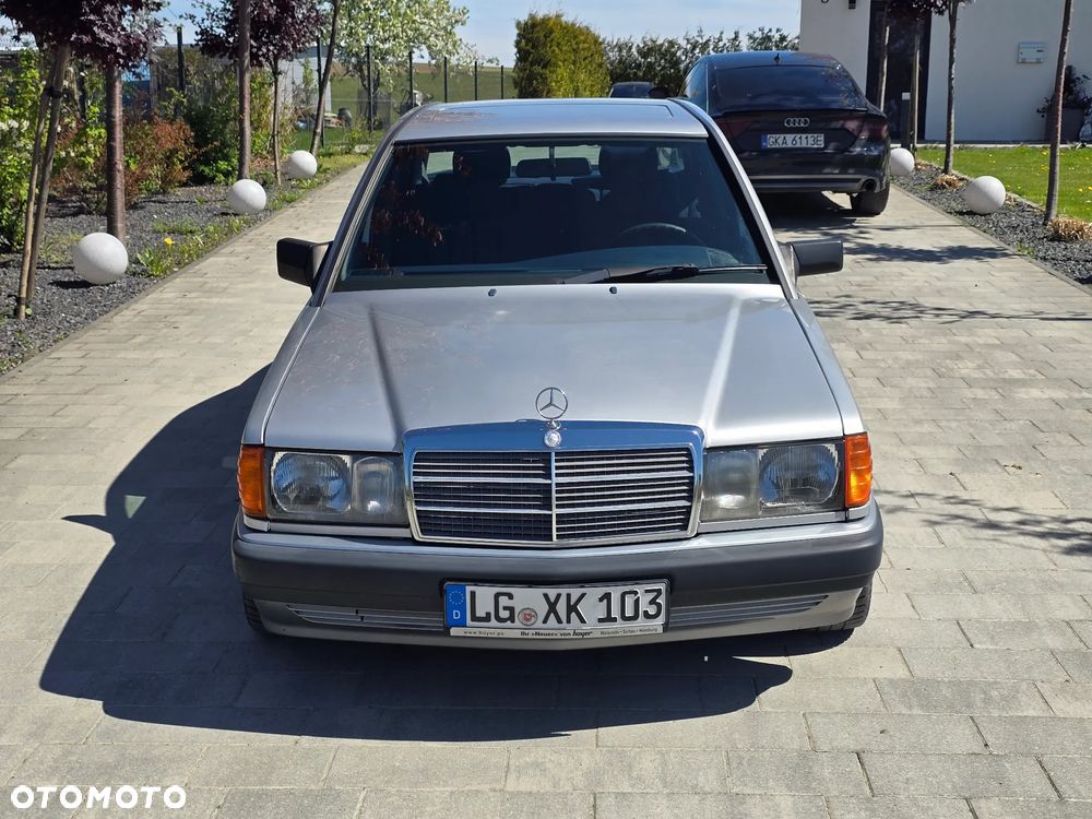 Mercedes-Benz W201 (190) - 5