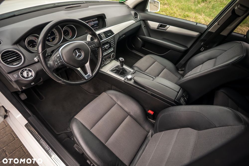 Mercedes-Benz Klasa C 180 (BlueEFFICIENCY) Avantgarde - 20