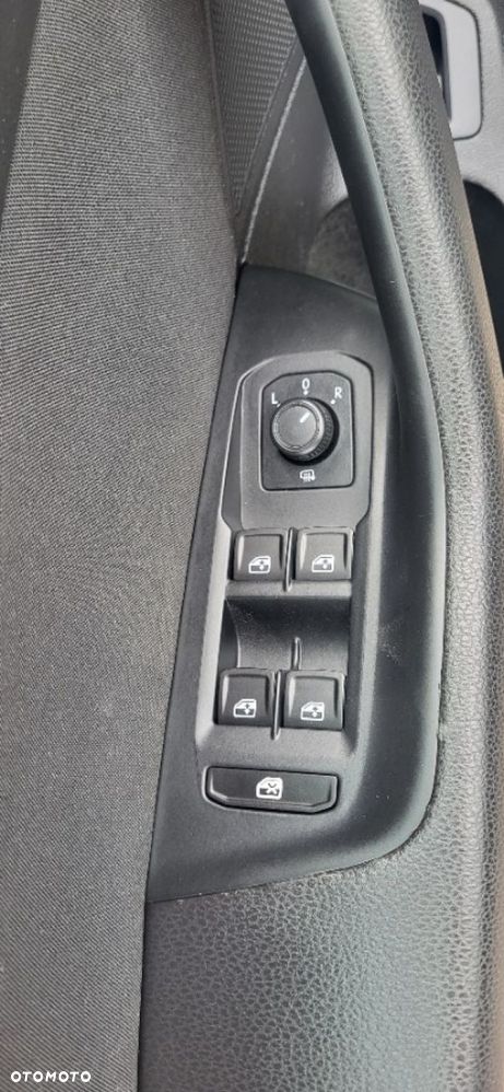 Volkswagen Passat - 14