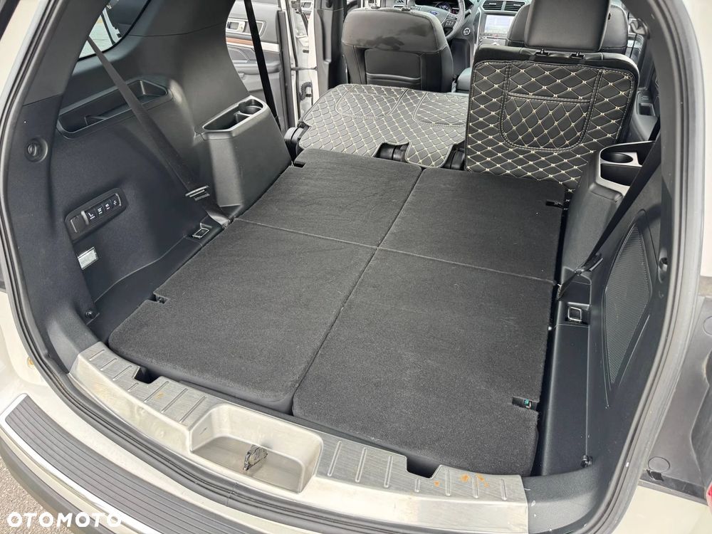 Ford Explorer - 26
