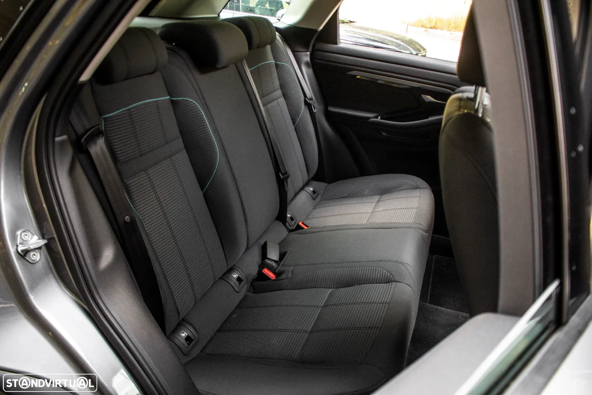 Land Rover Range Rover Evoque 2.0 D240 AWD Auto - 32