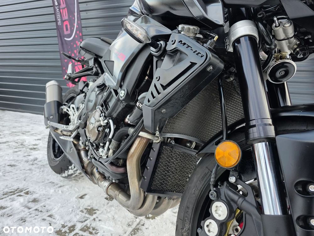 Yamaha MT - 28