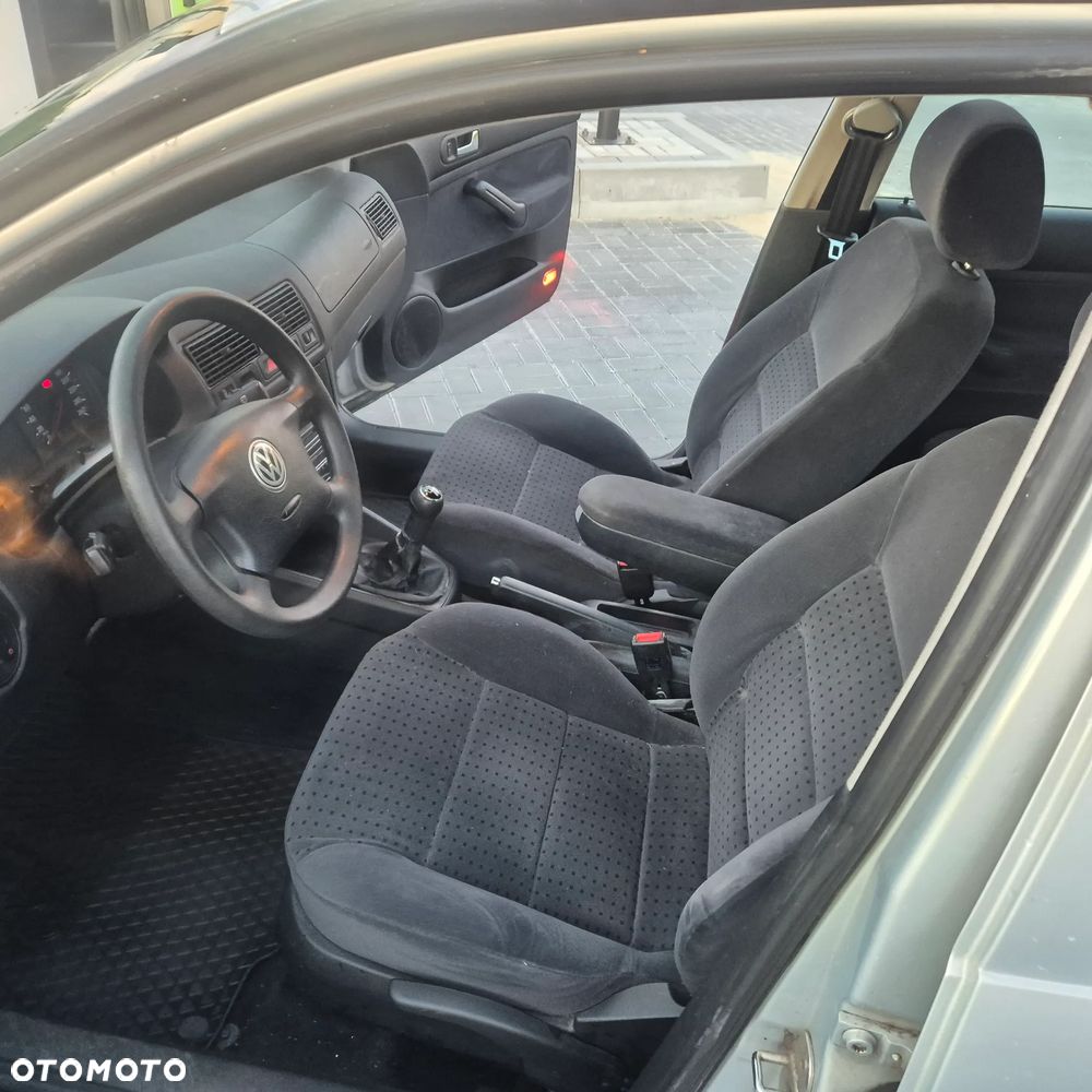 Volkswagen Golf 1.6 - 13