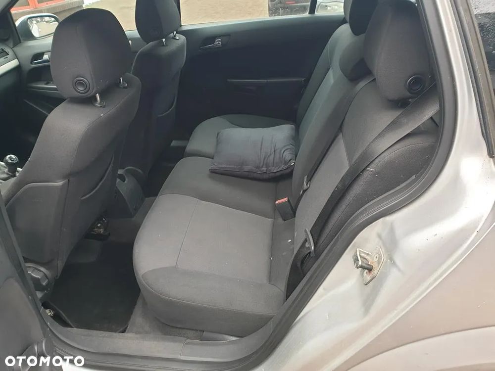 Opel Astra 1.9 CDTI DPF Cosmo - 10