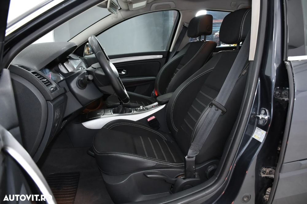 Renault Laguna dCi 110 FAP Limited - 11