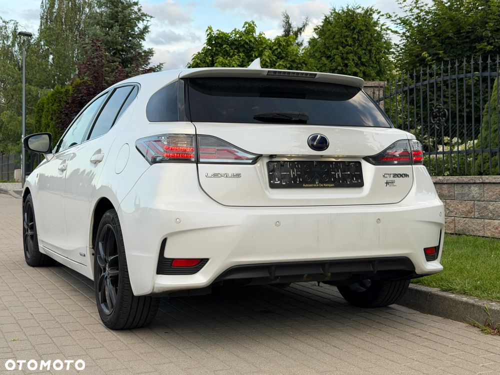 Lexus CT 200h Prestige - 8