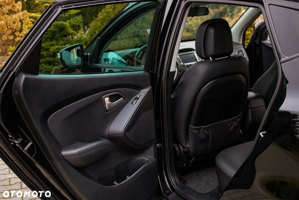 Hyundai ix35 1.7 CRDi 2WD blue Finale Gold - 27