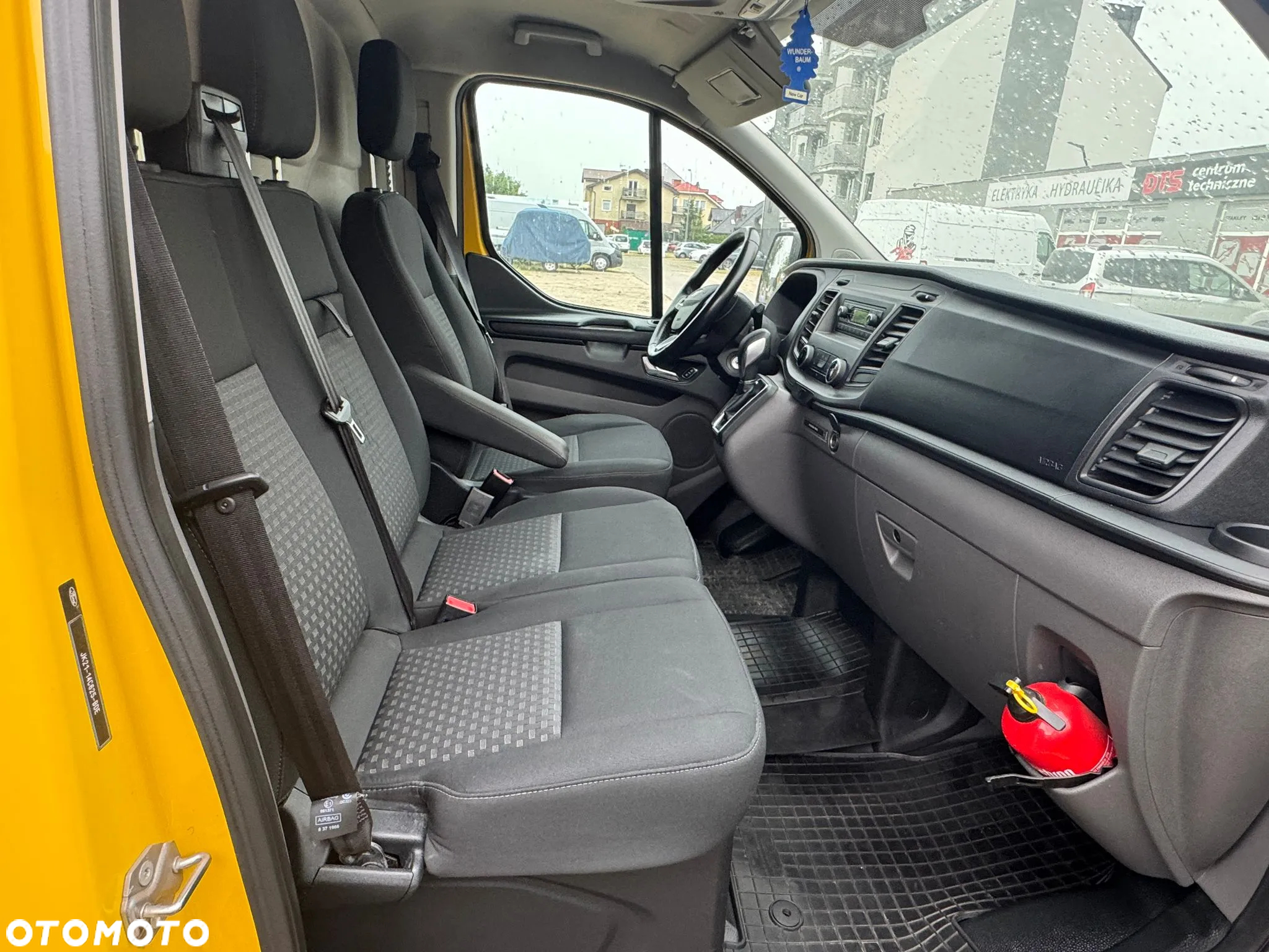 Ford TRANSIT CUSTOM - 9