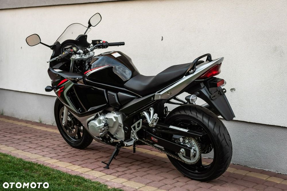 Suzuki GSX - 9