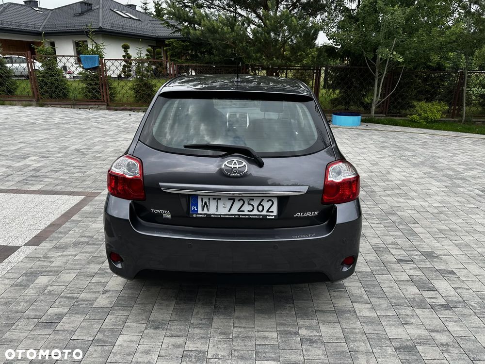 Toyota Auris 1.4 D-4D Premium - 4