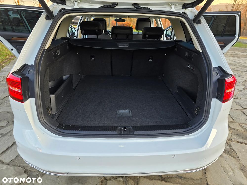 Volkswagen Passat 2.0 TDI Bi-Turbo BMT 4Mot Highline DSG - 34