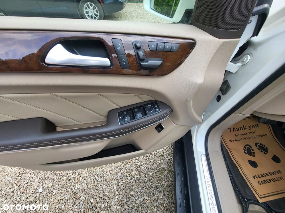 Mercedes-Benz GL - 21