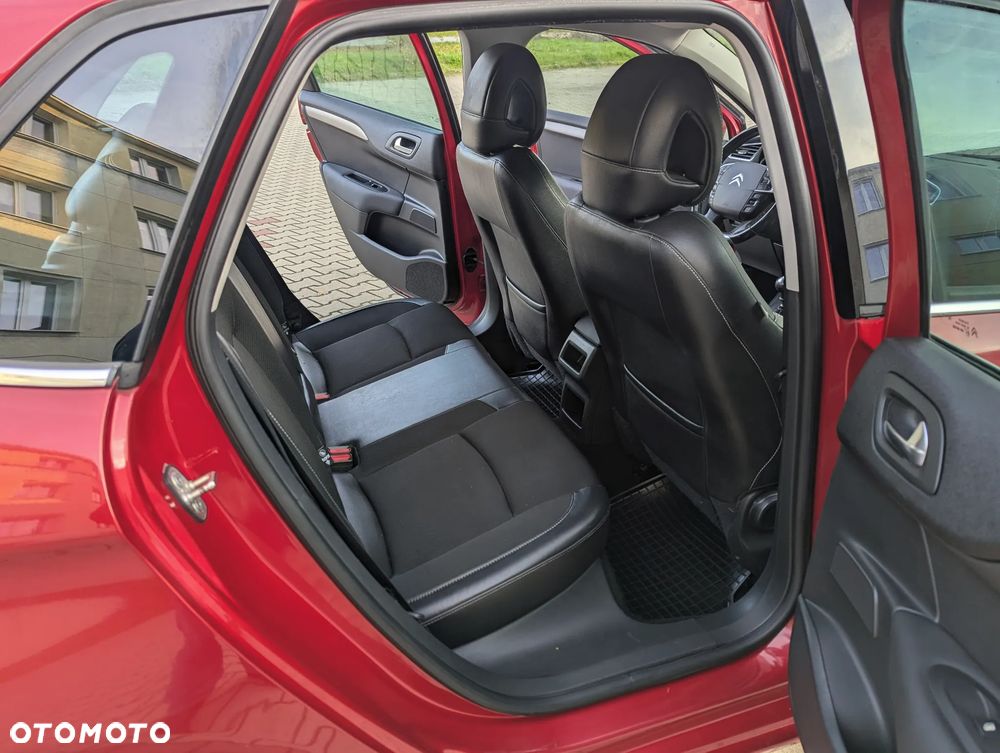 Citroën C4 e-HDi 110 Exclusive - 34