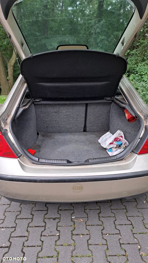 Ford Mondeo 1.8 Trend - 2