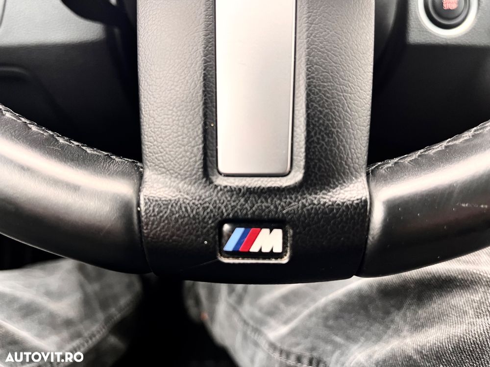 BMW Seria 3 330e iPerformance M Sport - 34