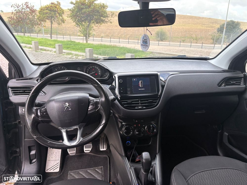 Peugeot 208 - 3
