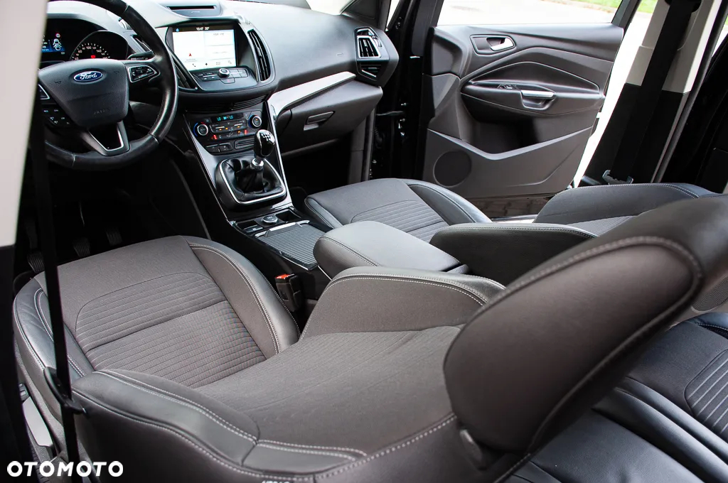 Ford Kuga 1.5 EcoBoost TITANIUM - 12