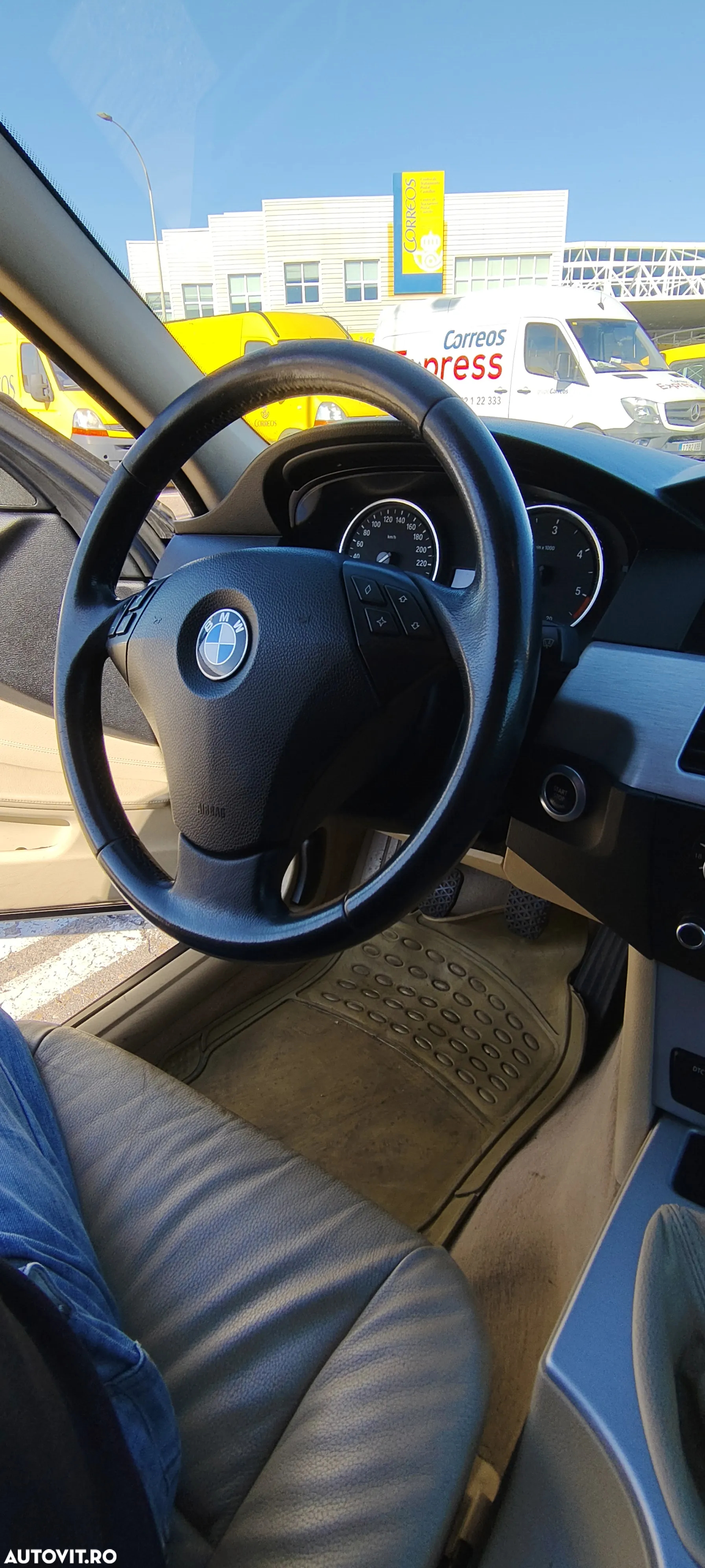 BMW Seria 5 525d xDrive - 15