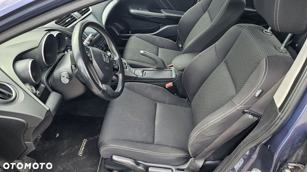 Honda Civic 1.6 i-DTEC Executive Black Edition - 9
