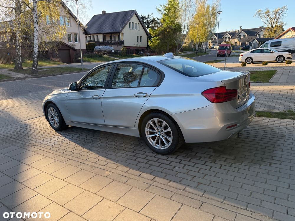 BMW Seria 3 320i - 1