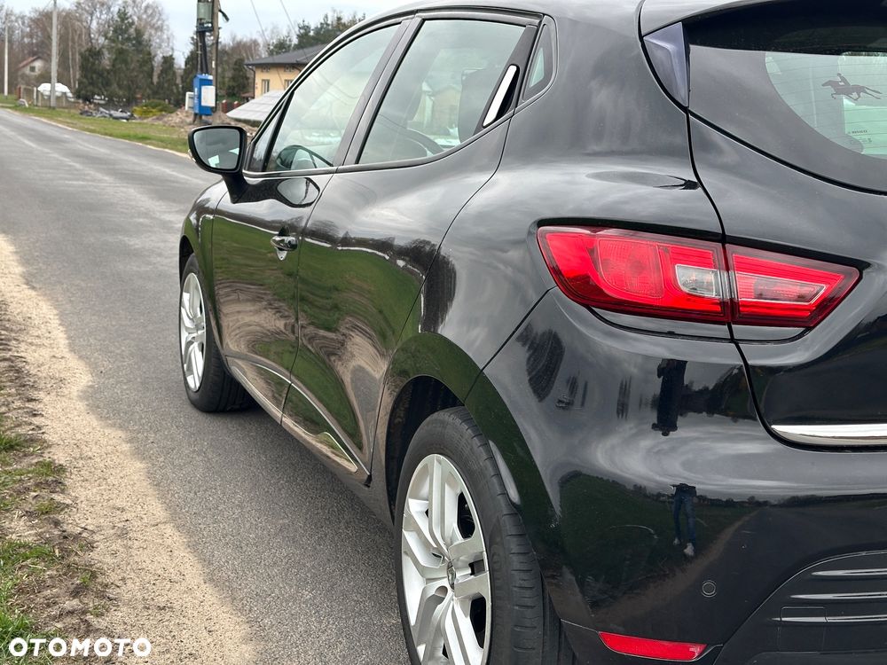 Renault Clio 1.2 16V 75 LIMITED - 12