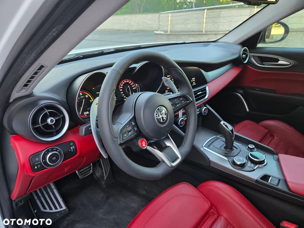 Alfa Romeo Giulia 2.0 Turbo 16V AT8 Veloce Ti - 22
